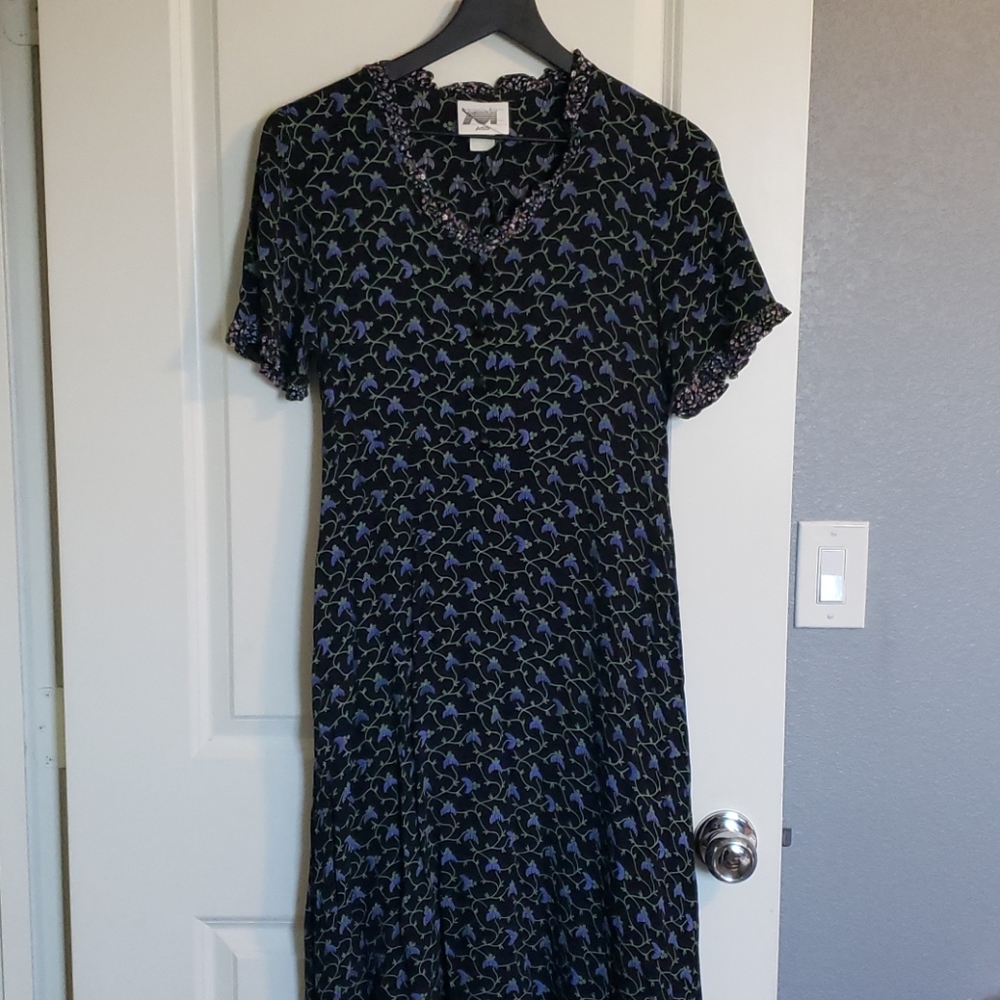 Zoe Black Floral Crepe Vintage Dress Size 7-9 Petite